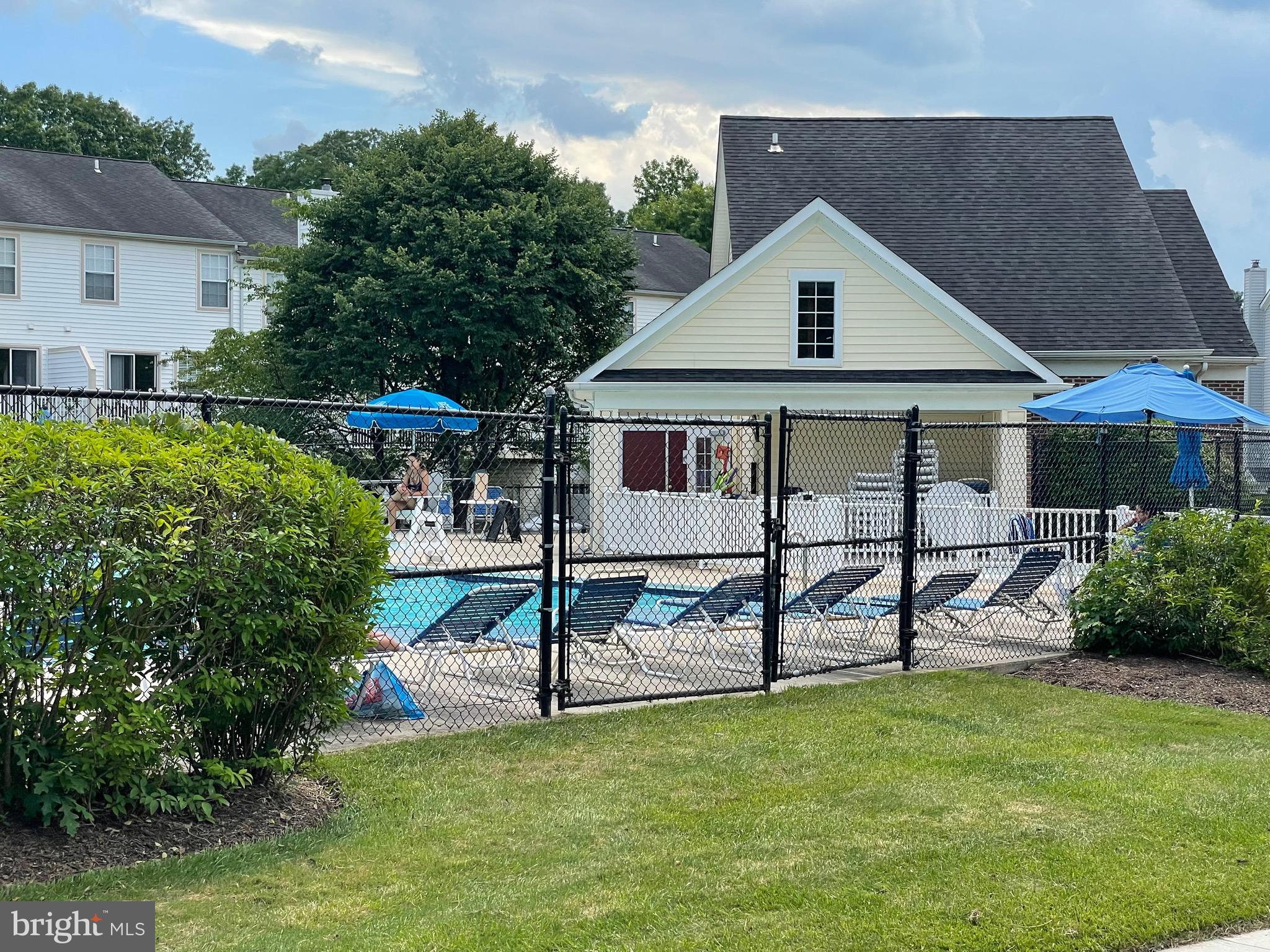 CEDAR GROVE AT CROFTON - Residential