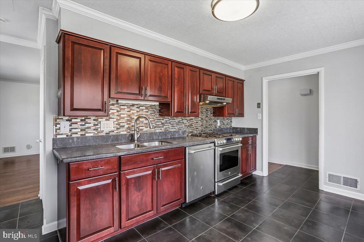 ASPEN KNOLLS - Residential