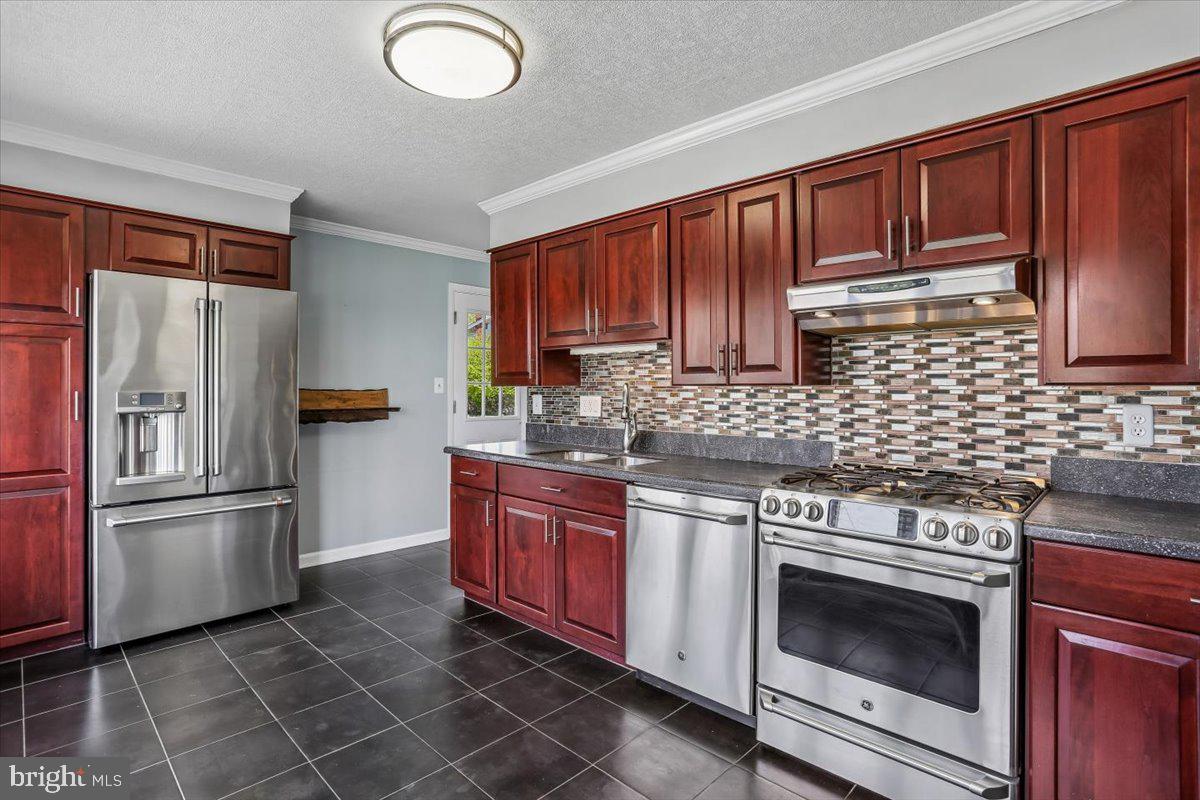 ASPEN KNOLLS - Residential