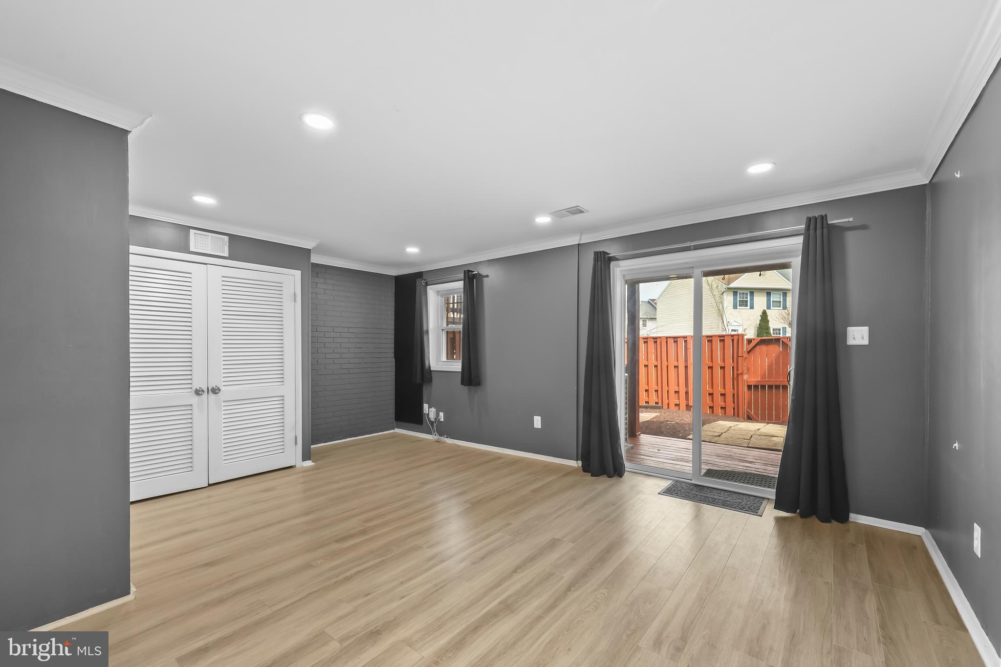 POINT OF WOODS - Residential