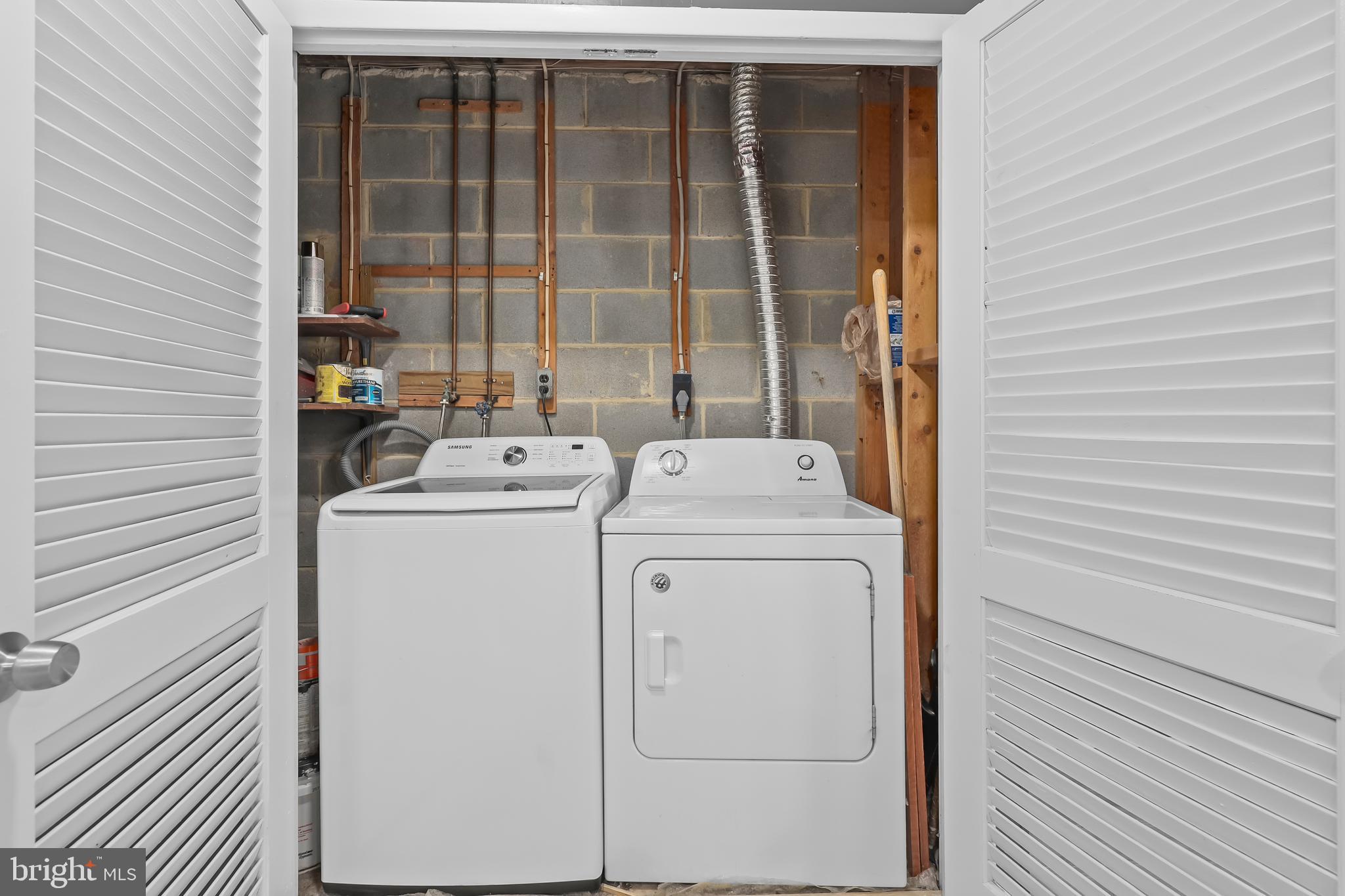 POINT OF WOODS - Residential