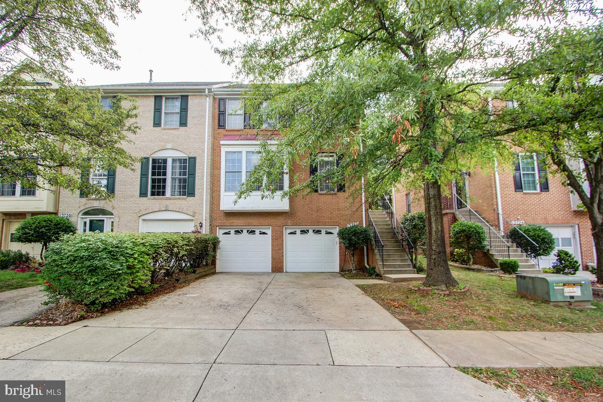 WILLOWS OF POTOMAC - Residential Lease