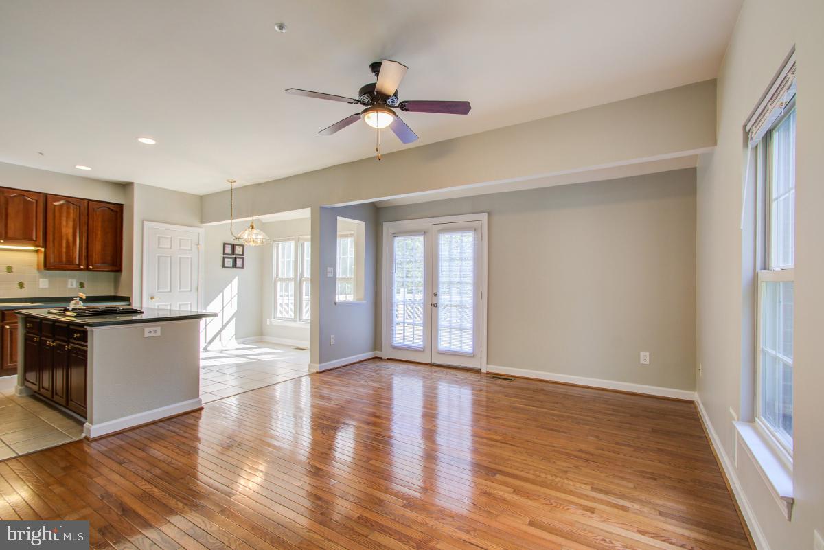 WILLOWS OF POTOMAC - Residential Lease