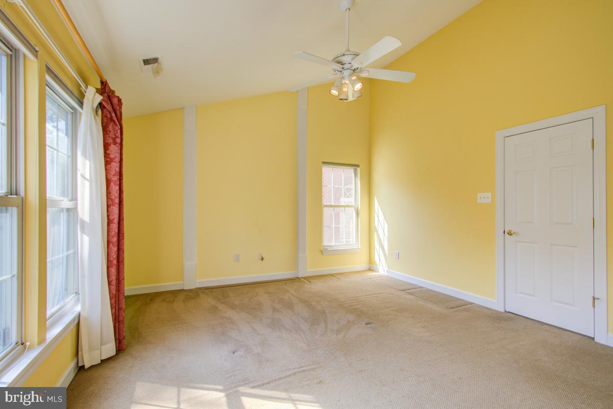 WILLOWS OF POTOMAC - Residential Lease