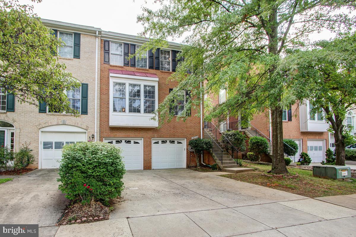 WILLOWS OF POTOMAC - Residential Lease