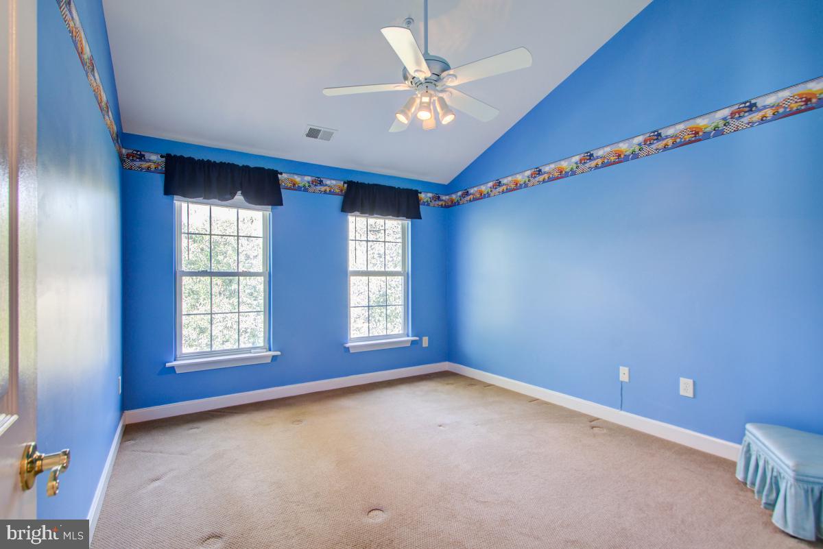 WILLOWS OF POTOMAC - Residential Lease