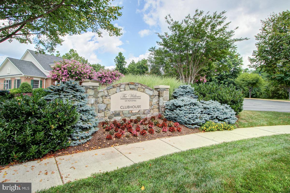 WILLOWS OF POTOMAC - Residential Lease