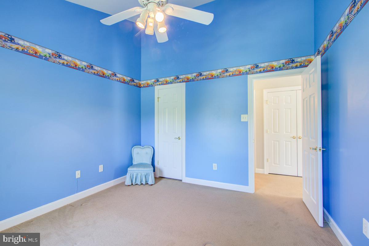 WILLOWS OF POTOMAC - Residential Lease