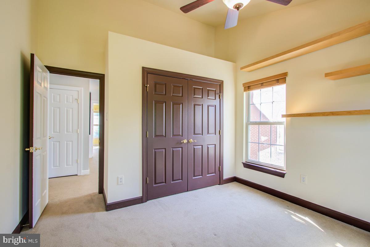 WILLOWS OF POTOMAC - Residential Lease