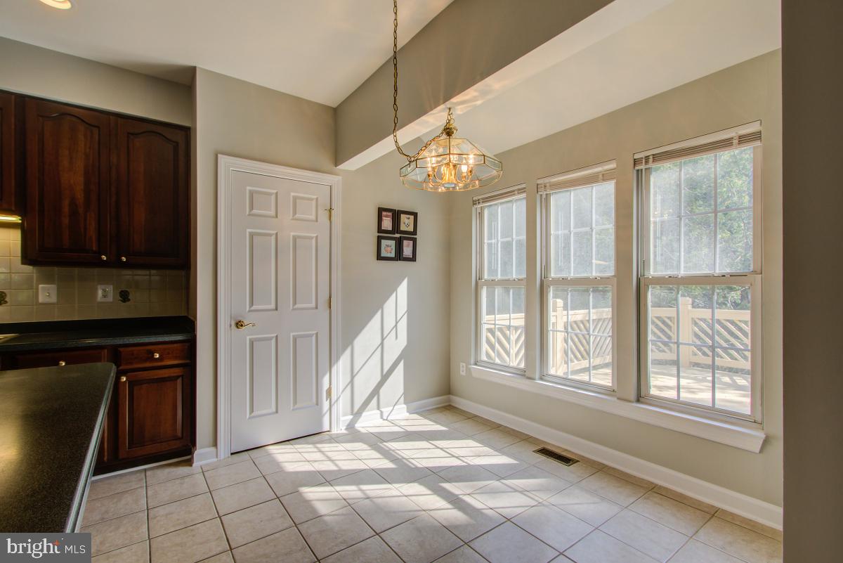 WILLOWS OF POTOMAC - Residential Lease