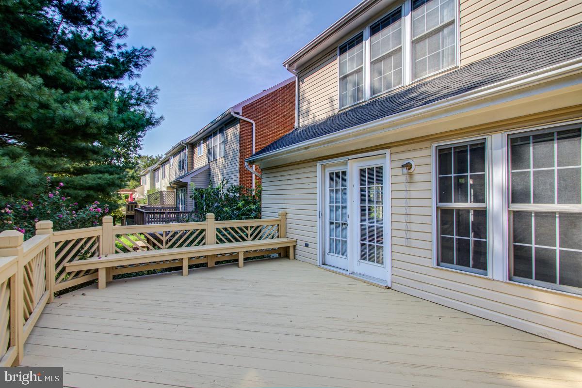 WILLOWS OF POTOMAC - Residential Lease