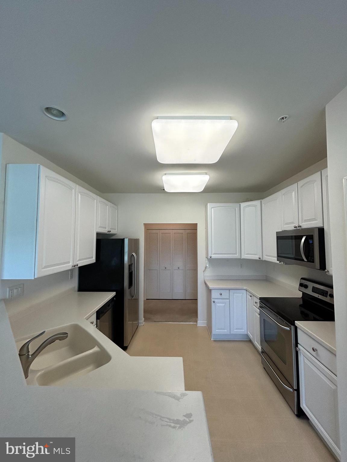 WAVERLY WOODS - Residential Lease