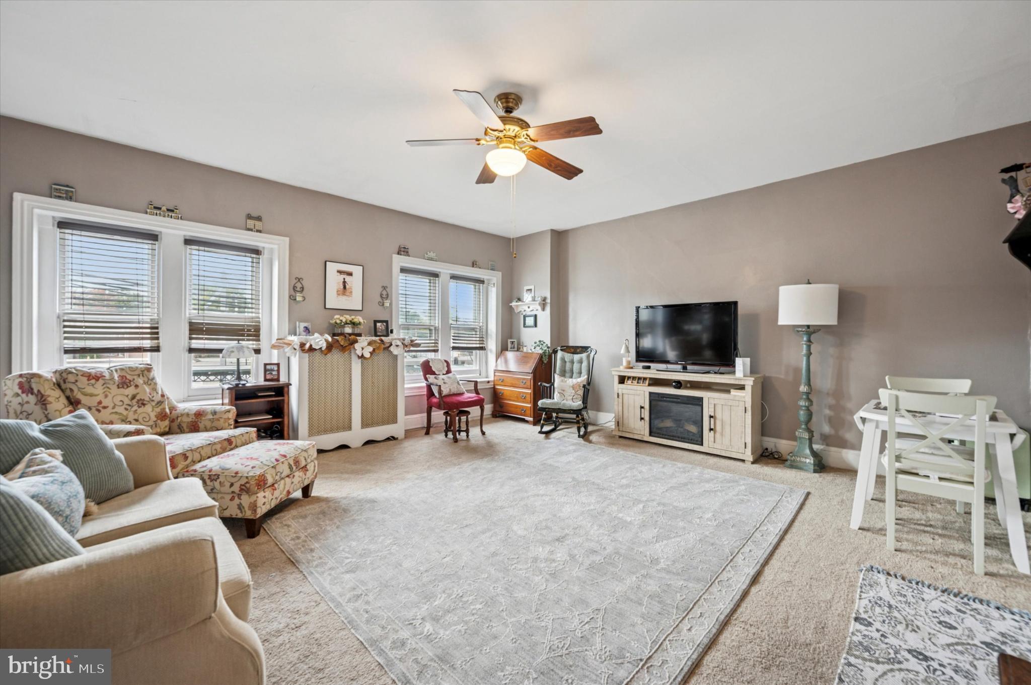 CHESTNUT HILL - Residential Income