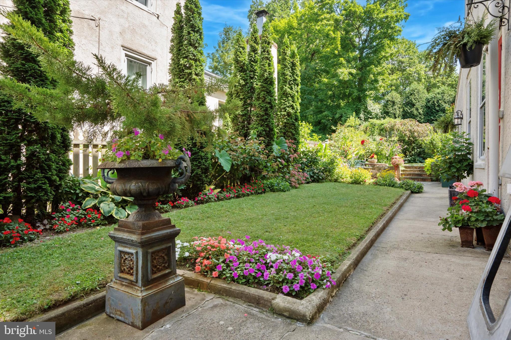 CHESTNUT HILL - Residential Income