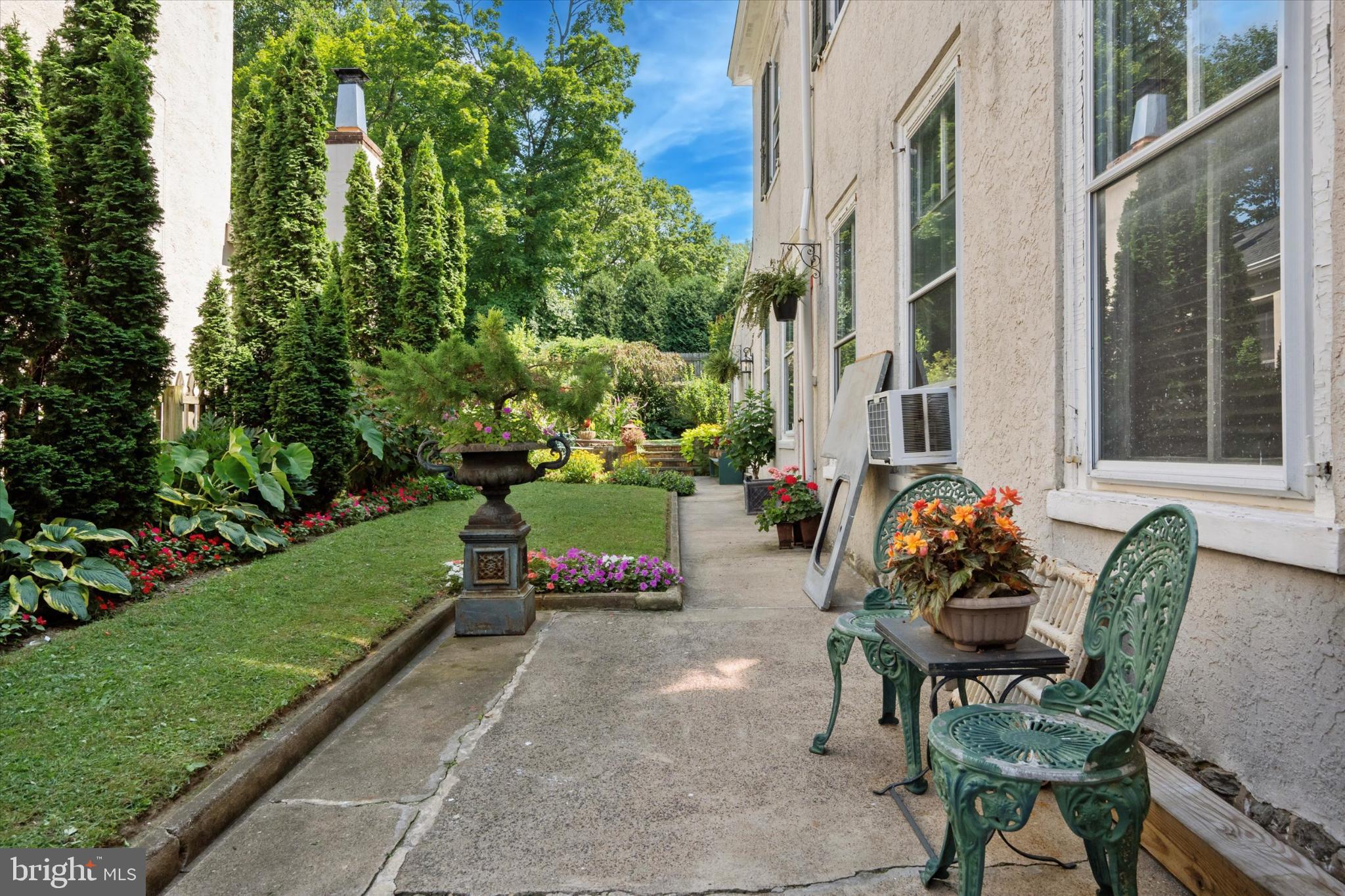 CHESTNUT HILL - Residential Income