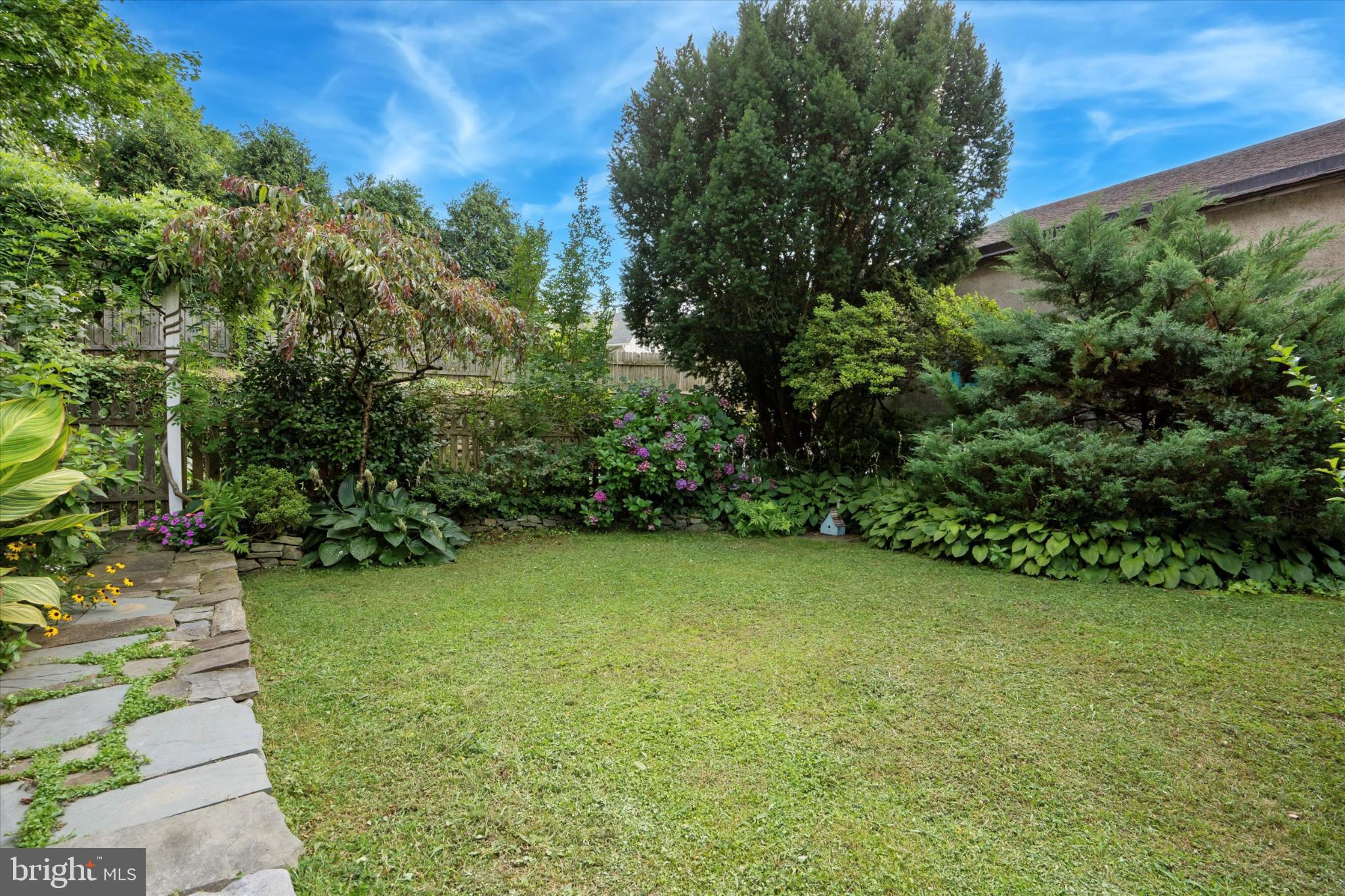 CHESTNUT HILL - Residential Income