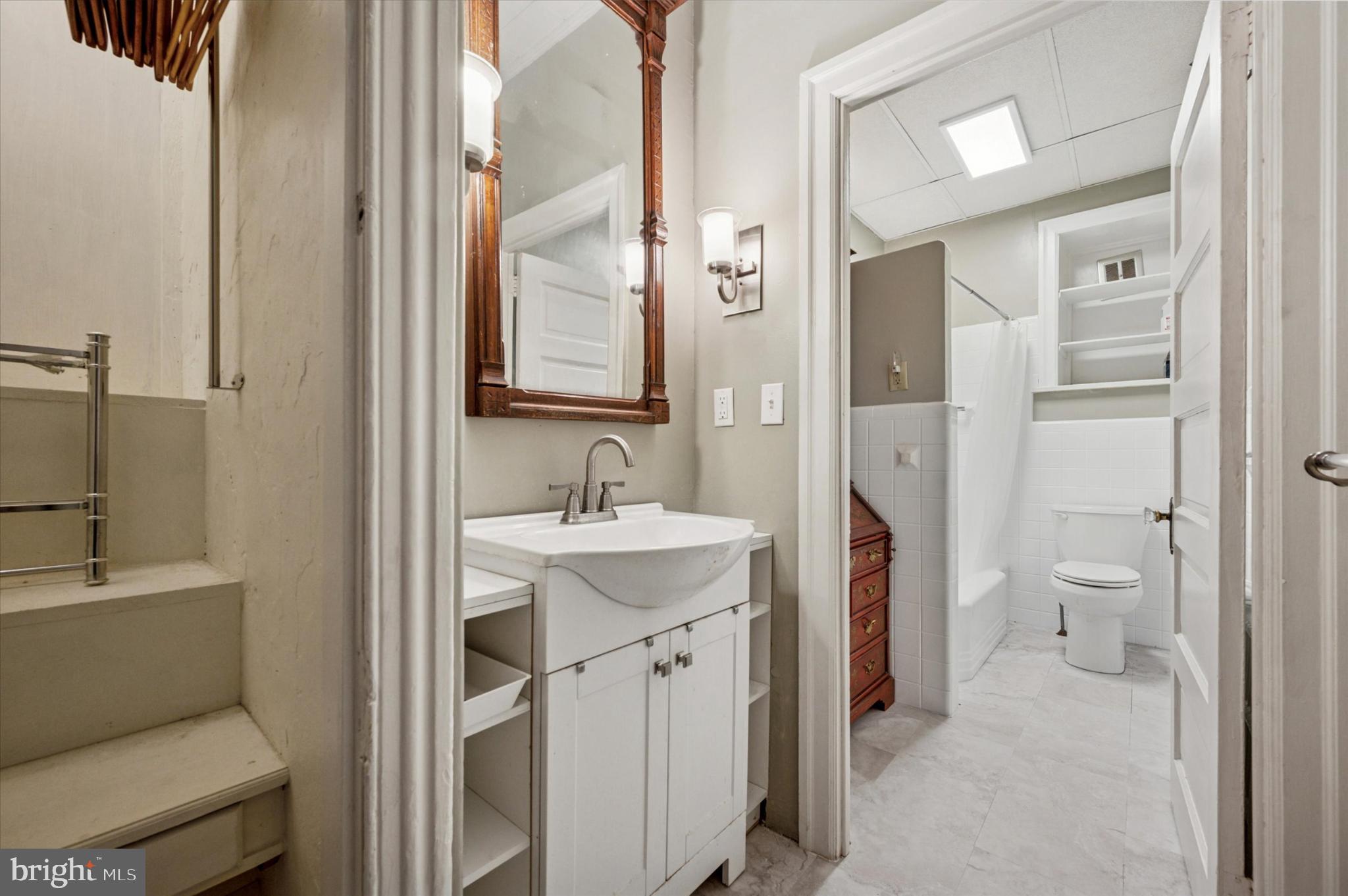 CHESTNUT HILL - Residential Income