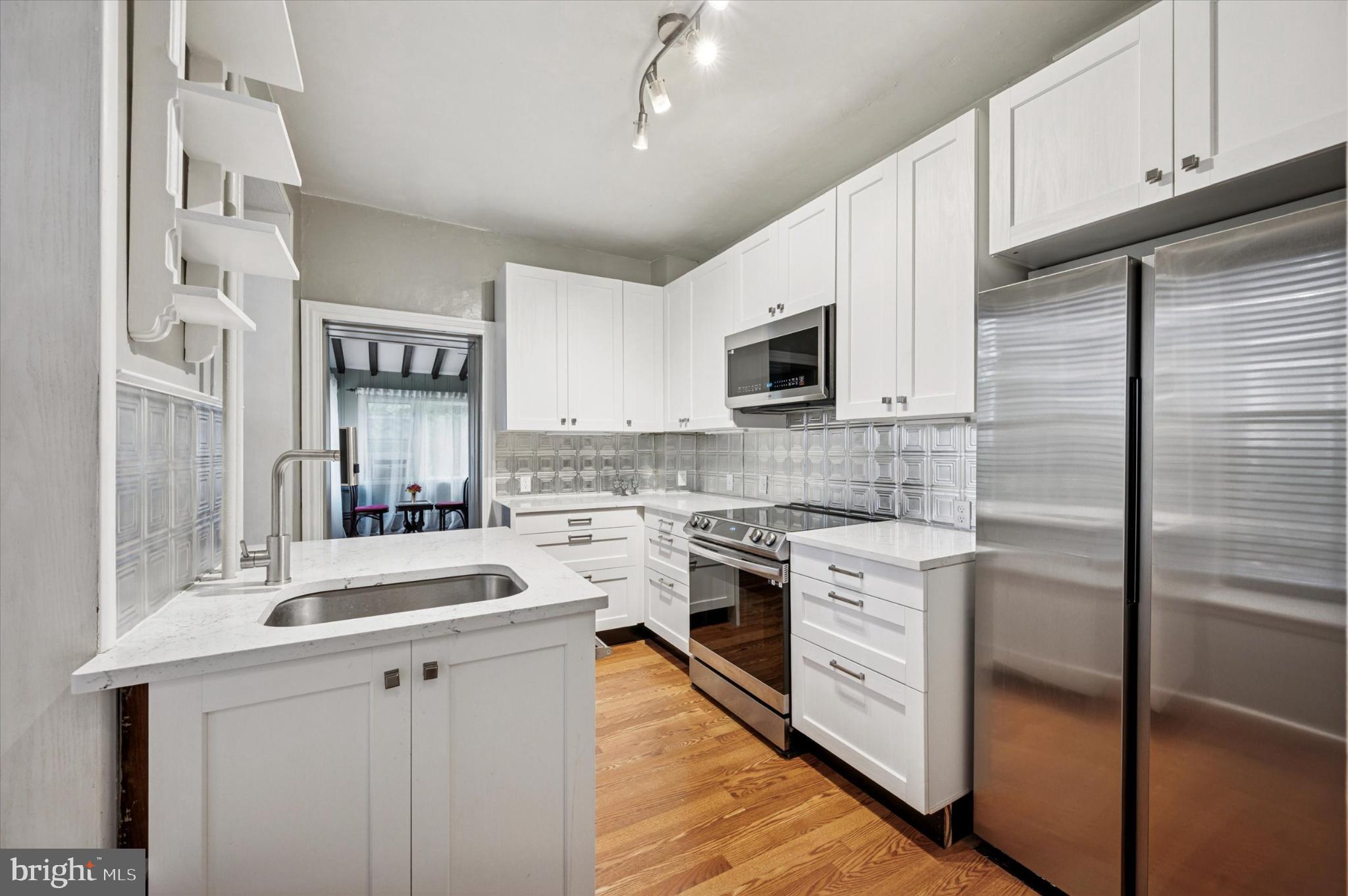 CHESTNUT HILL - Residential Income