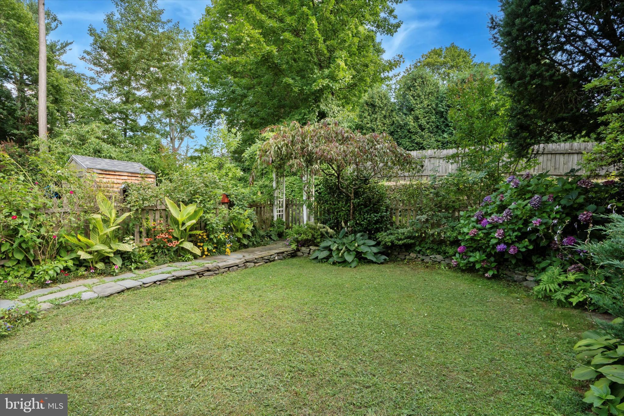 CHESTNUT HILL - Residential Income