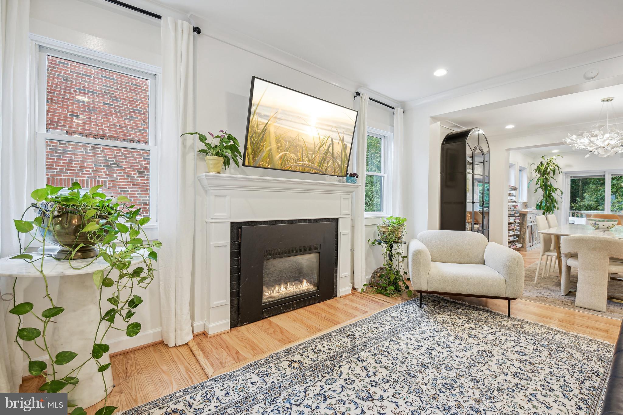 KENSINGTON - Residential