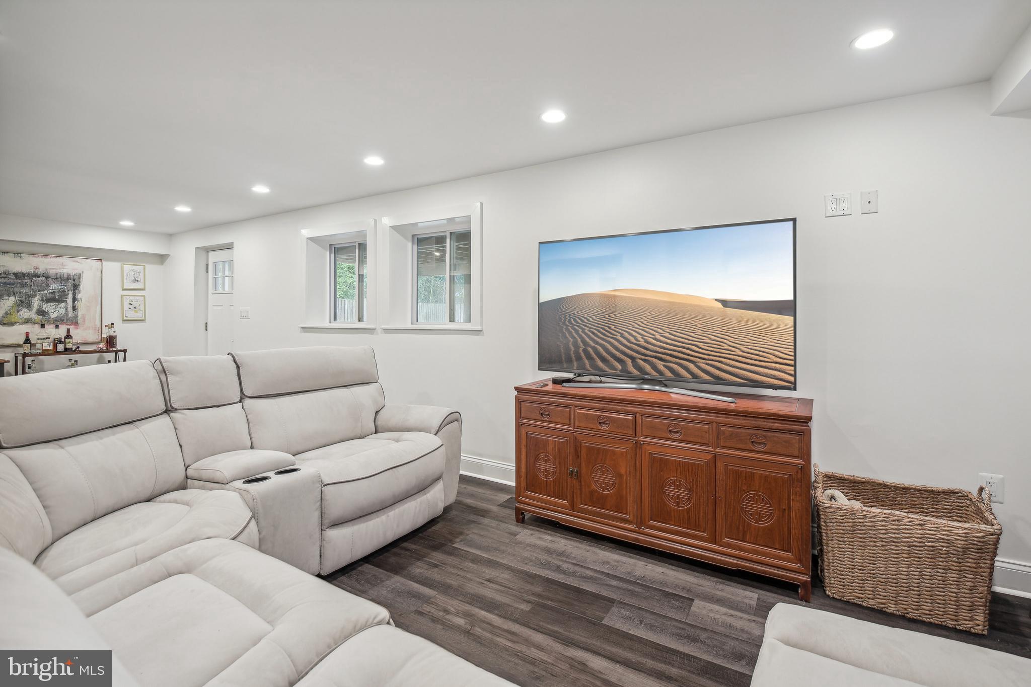 KENSINGTON - Residential