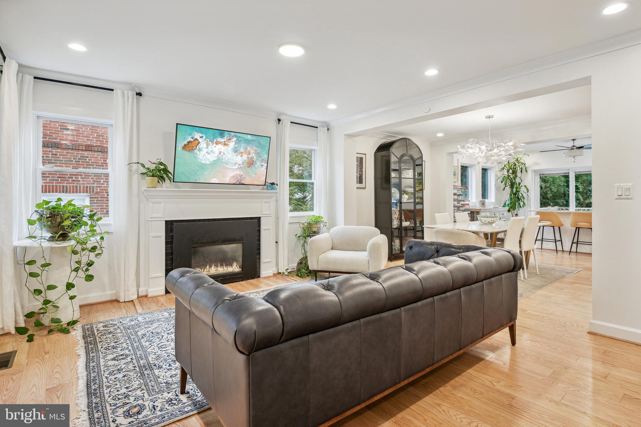 KENSINGTON - Residential