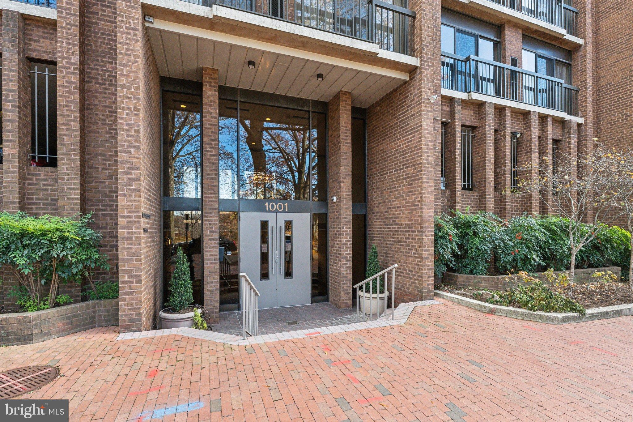 FOGGY BOTTOM - Residential Lease