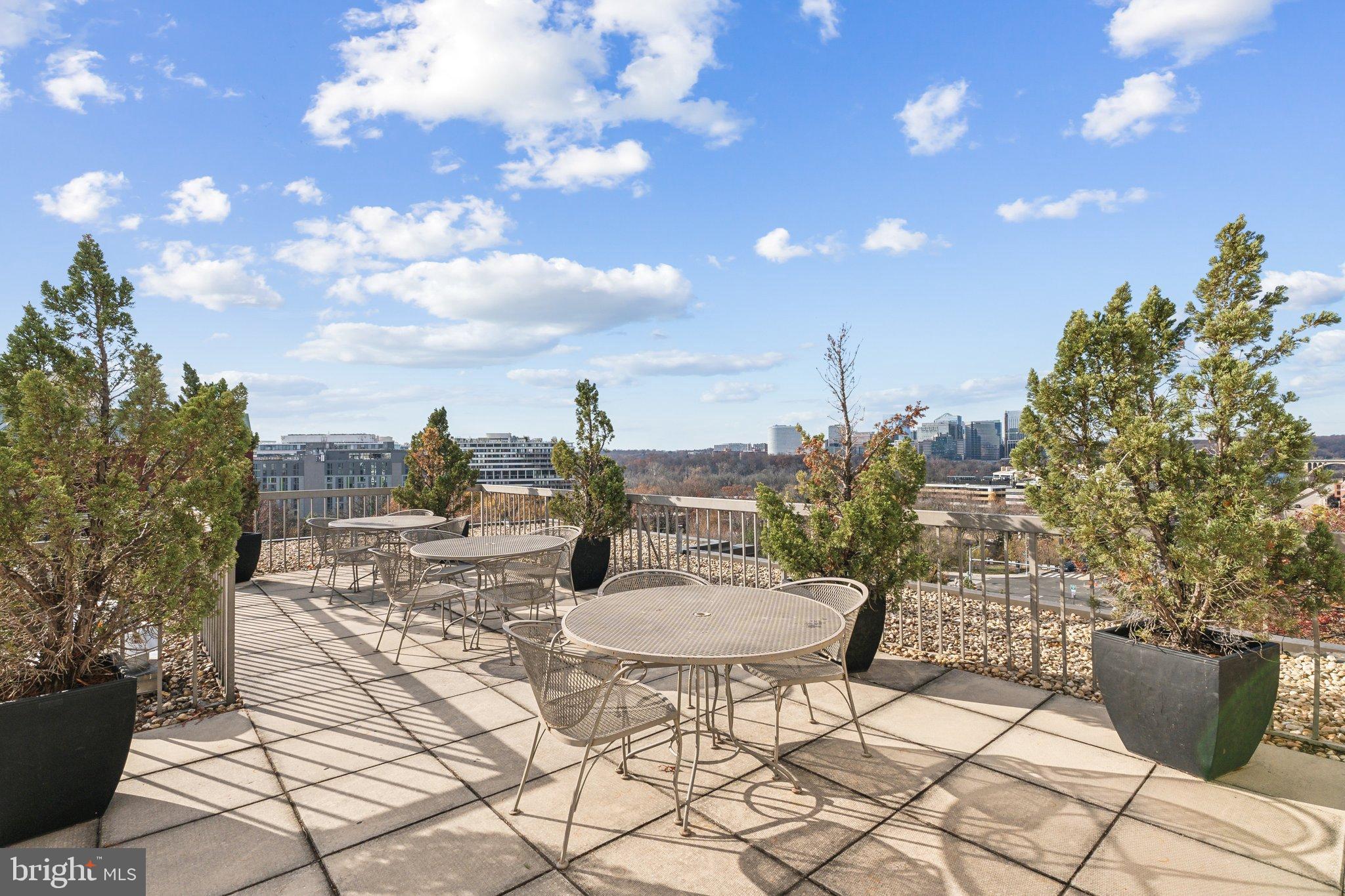 FOGGY BOTTOM - Residential Lease