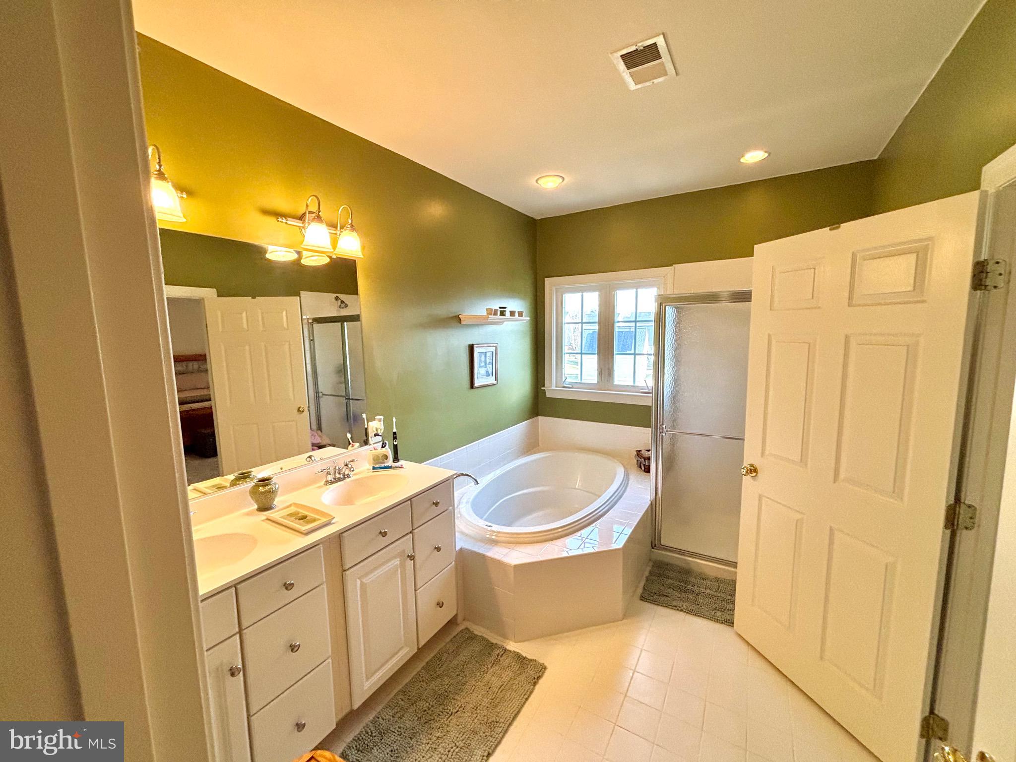 ADAMSTOWN COMMONS - Residential