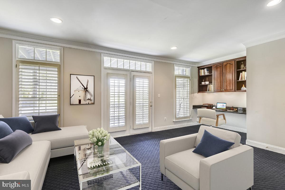 PALISADES PARK - Residential