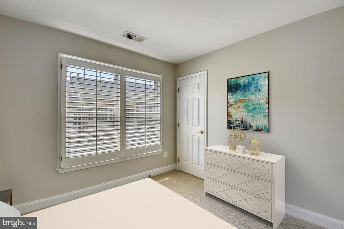 PALISADES PARK - Residential