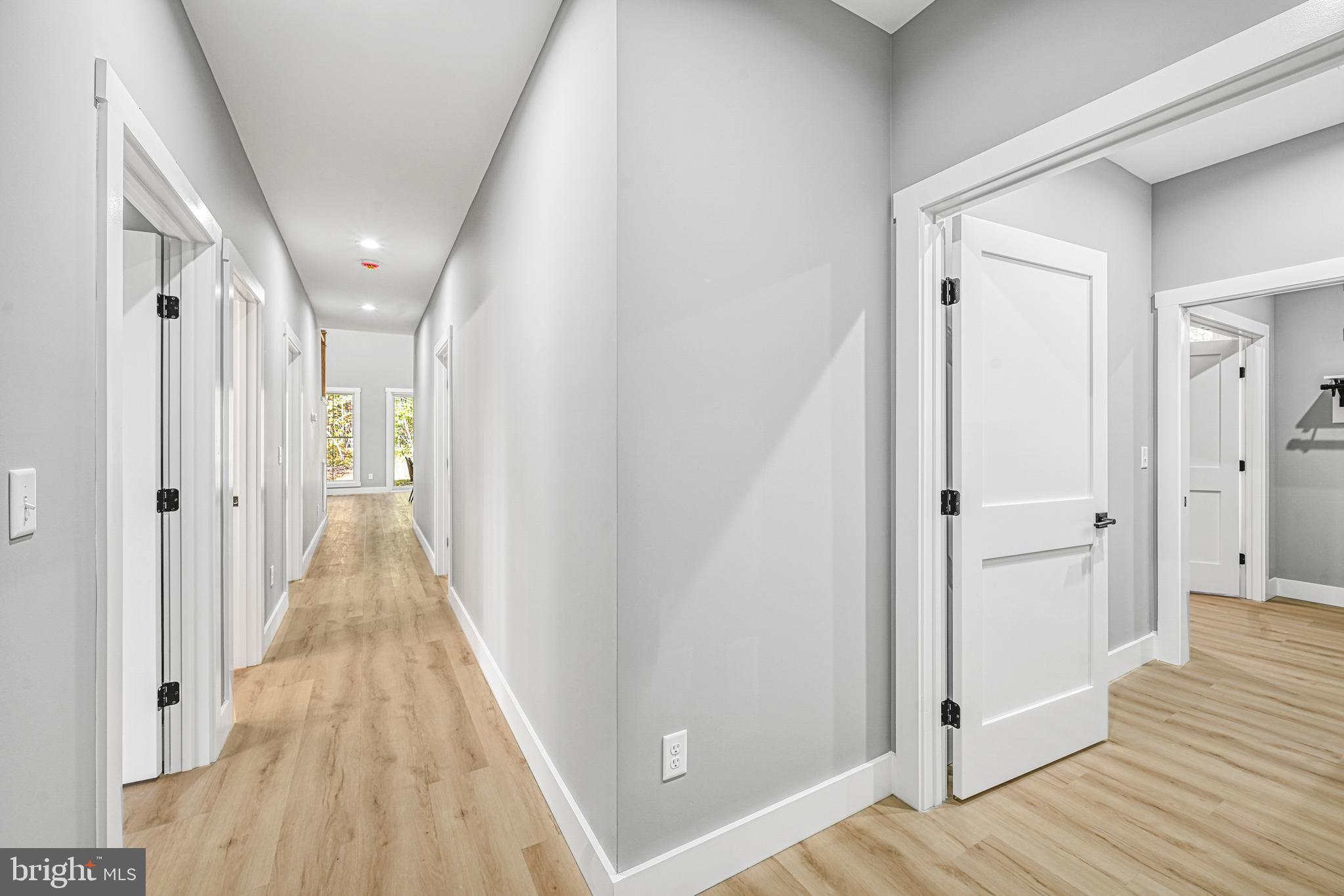 EQUESTRIAN LANDING - Residential