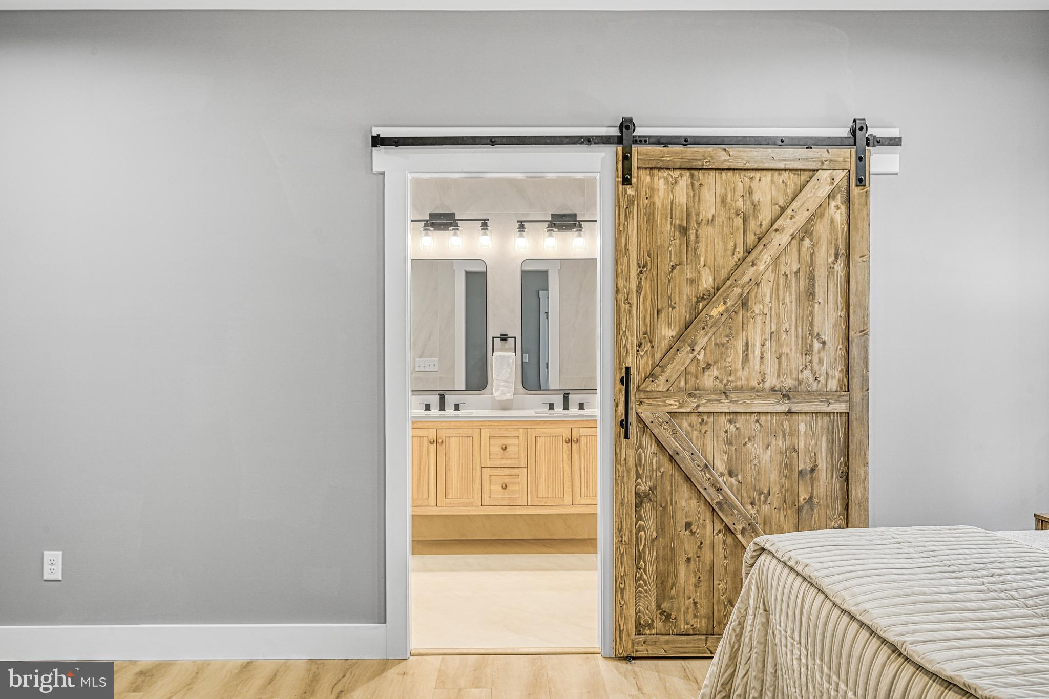 EQUESTRIAN LANDING - Residential