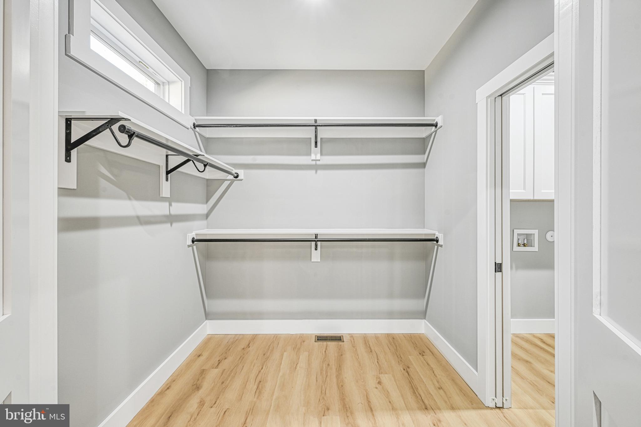 EQUESTRIAN LANDING - Residential