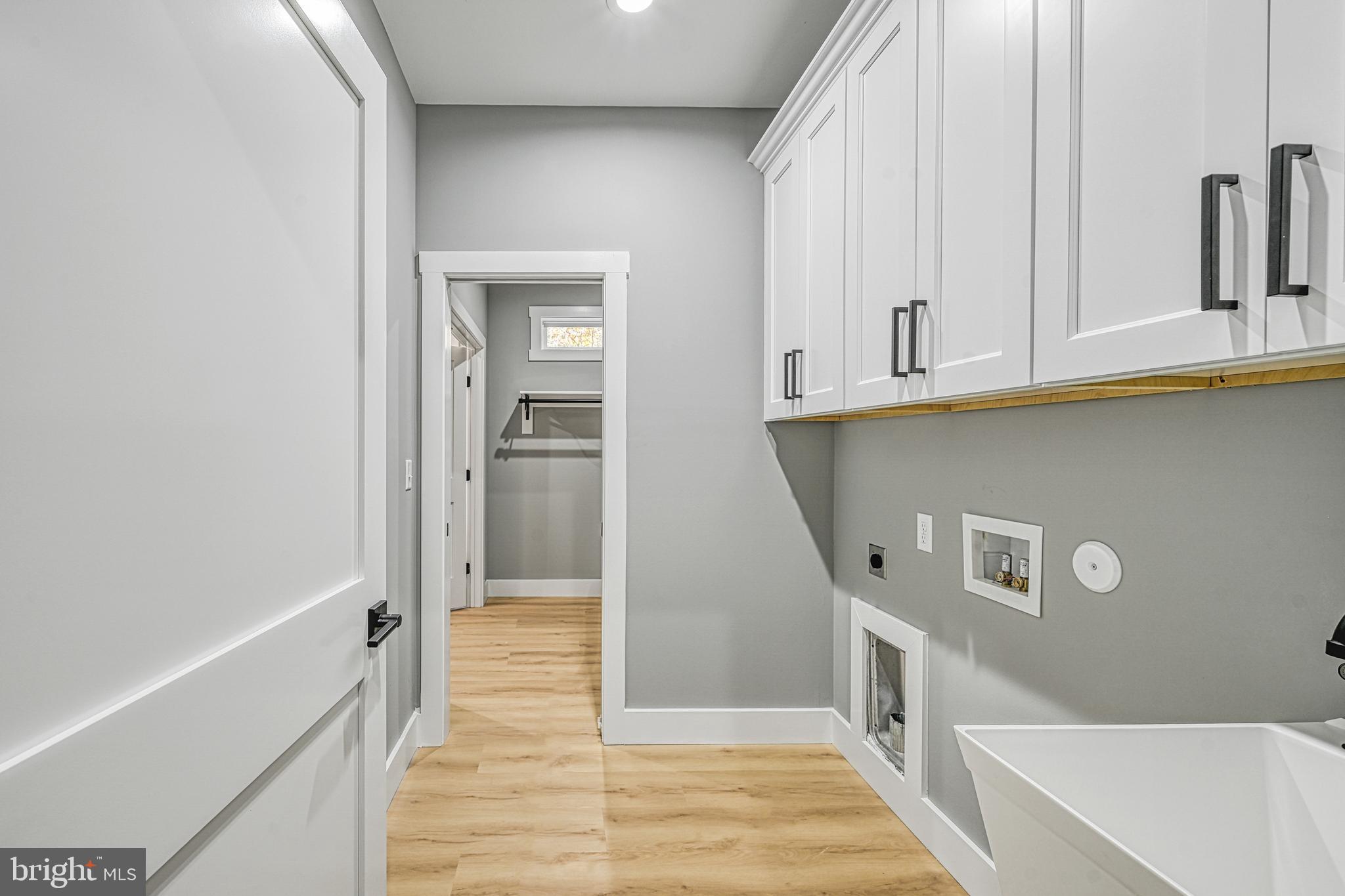 EQUESTRIAN LANDING - Residential