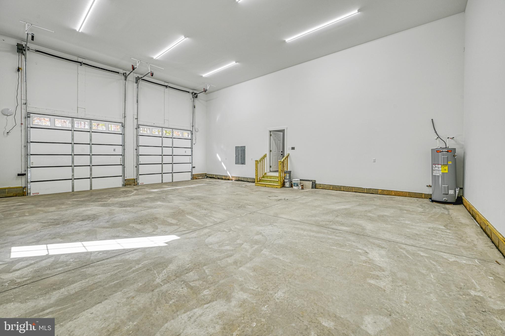 EQUESTRIAN LANDING - Residential