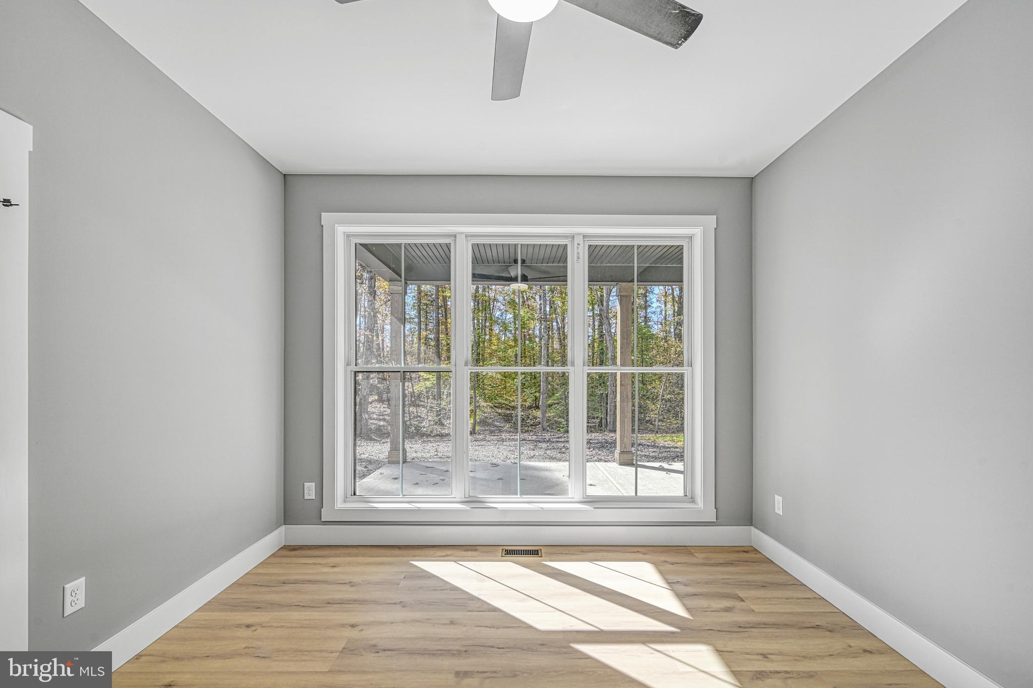 EQUESTRIAN LANDING - Residential