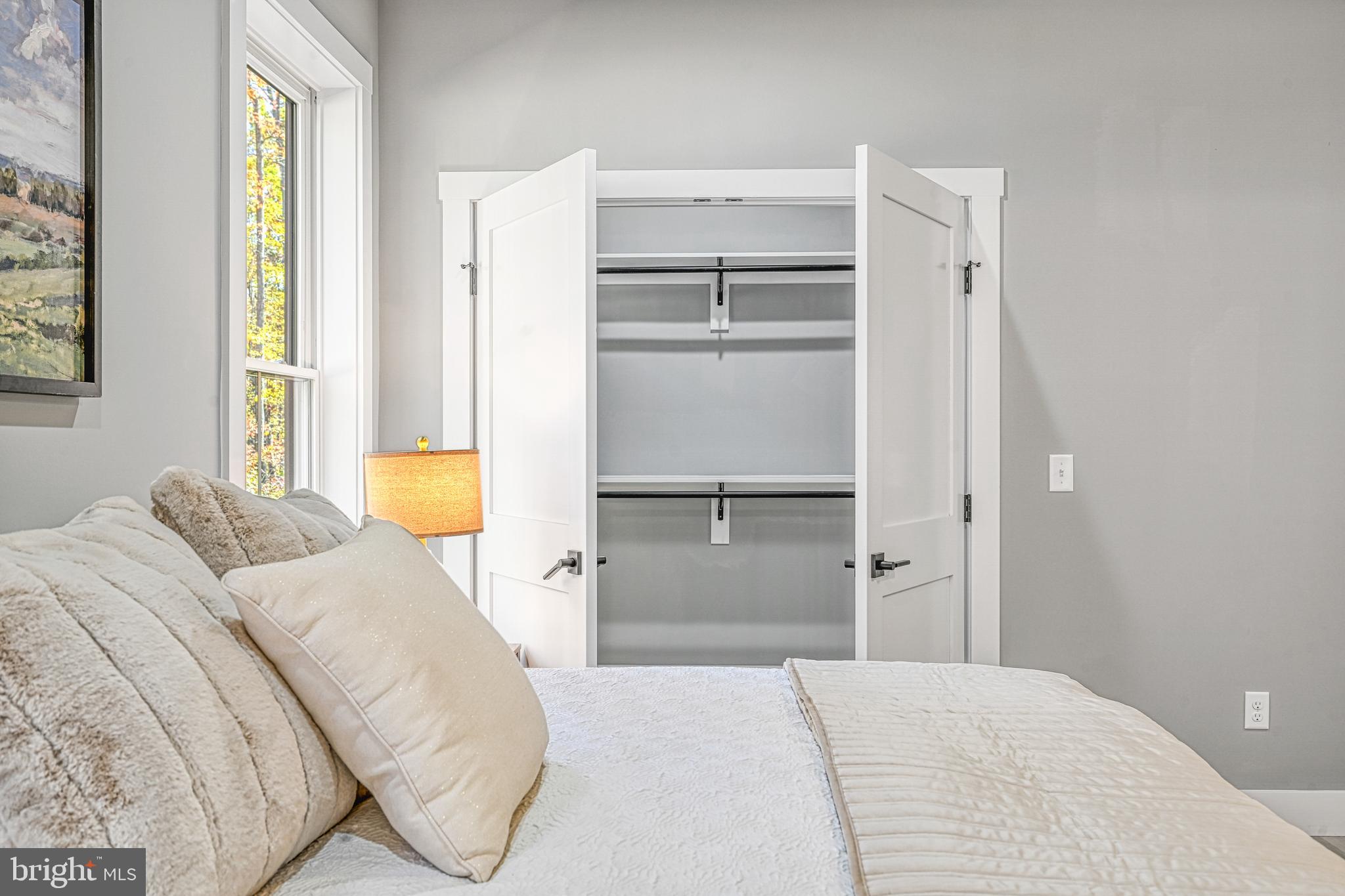 EQUESTRIAN LANDING - Residential