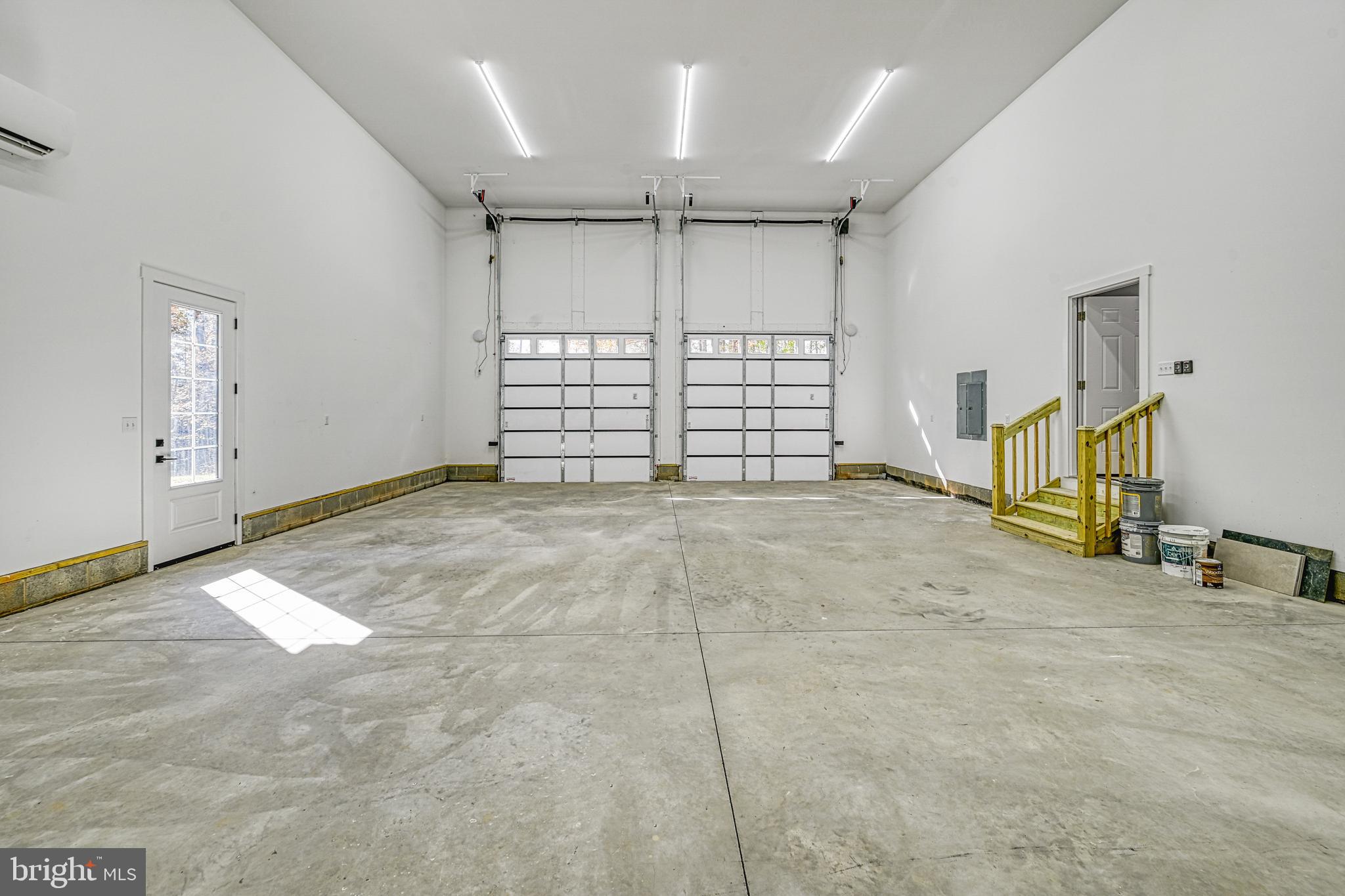 EQUESTRIAN LANDING - Residential