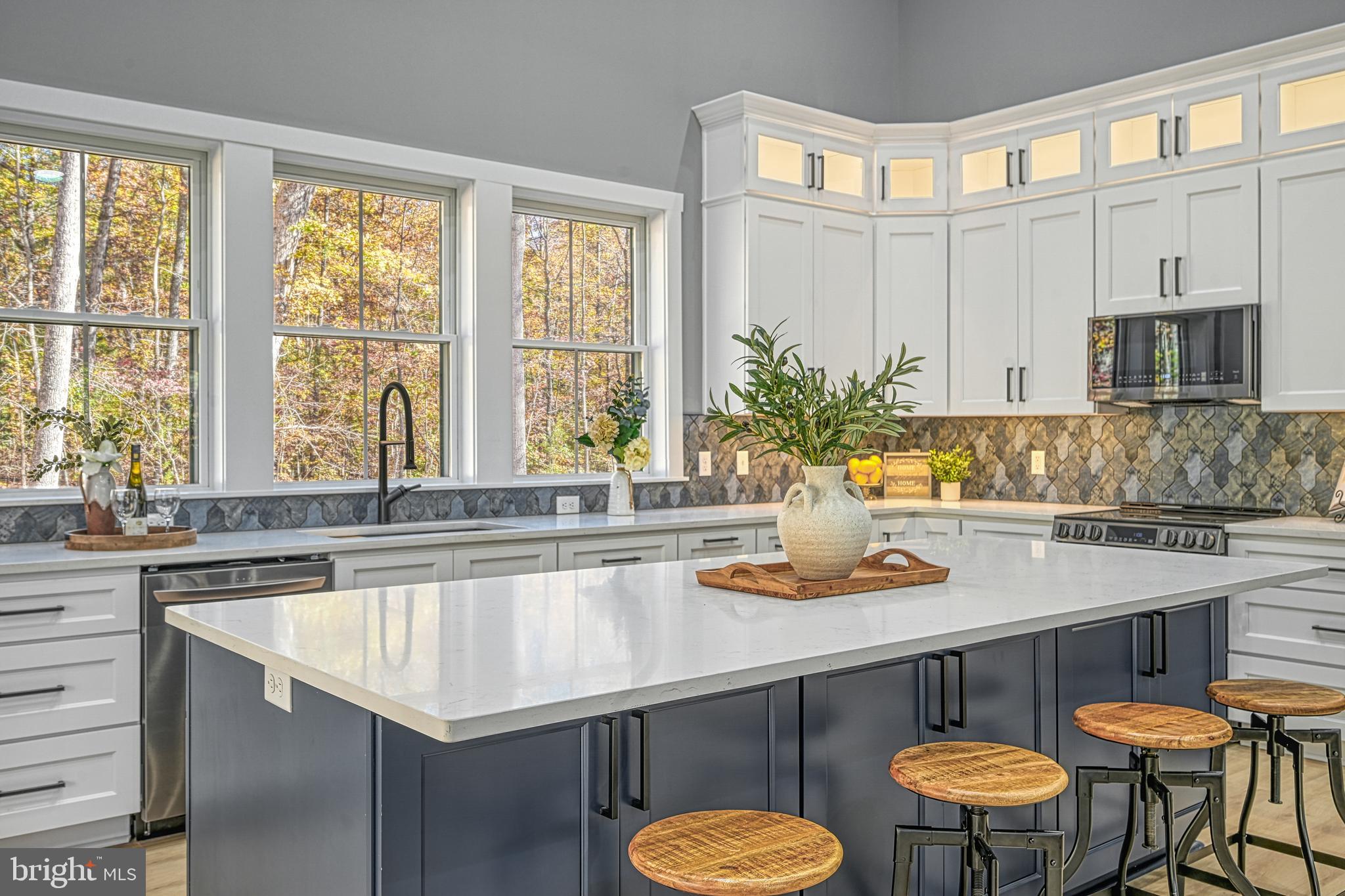 EQUESTRIAN LANDING - Residential