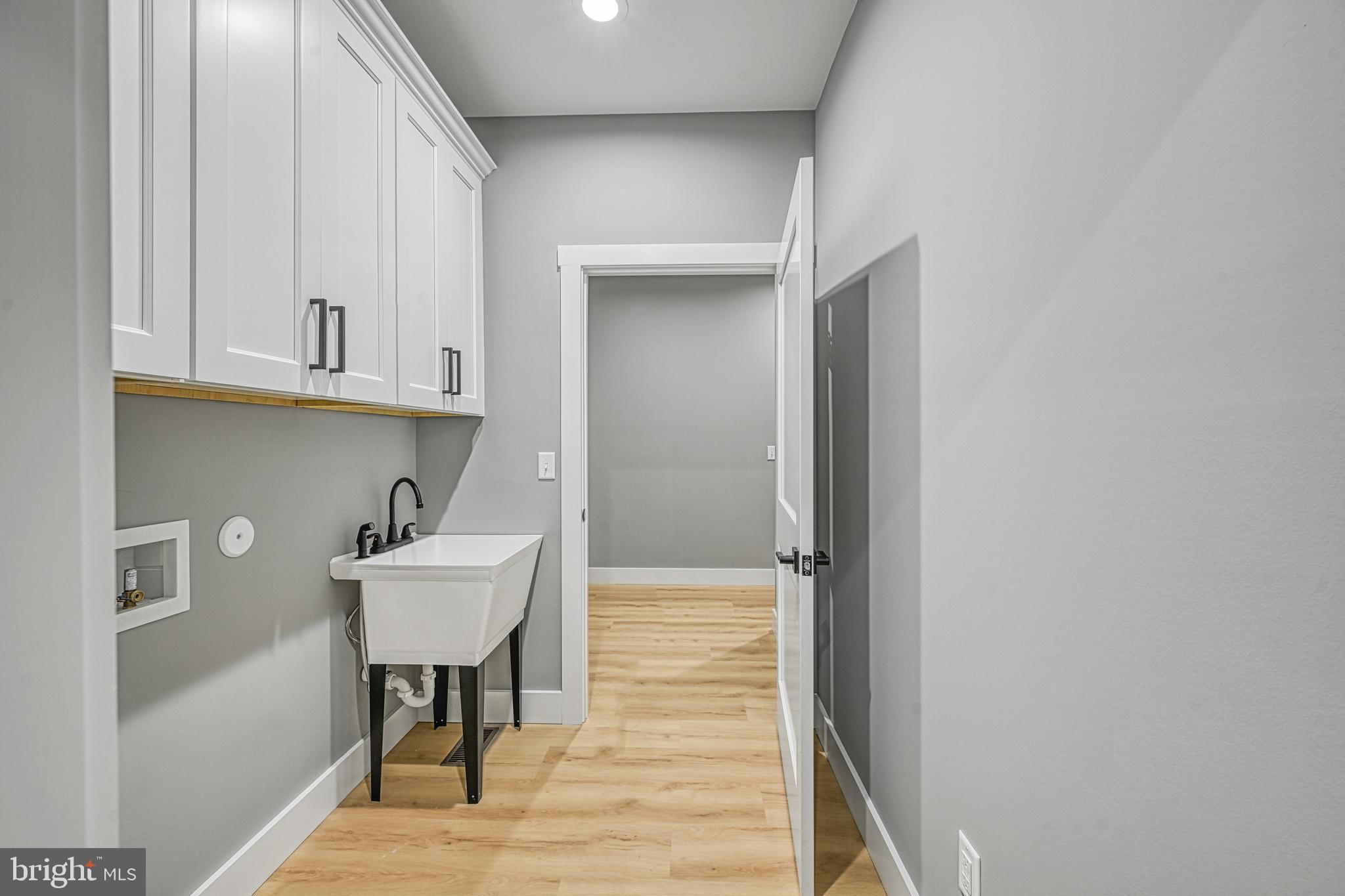 EQUESTRIAN LANDING - Residential