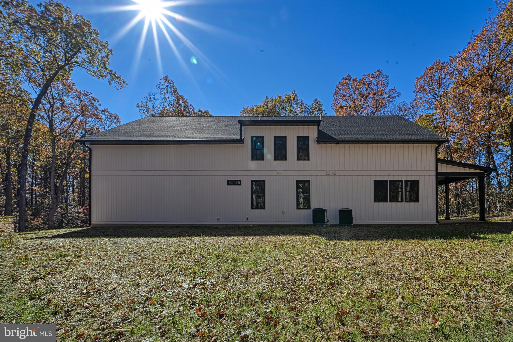 EQUESTRIAN LANDING - Residential