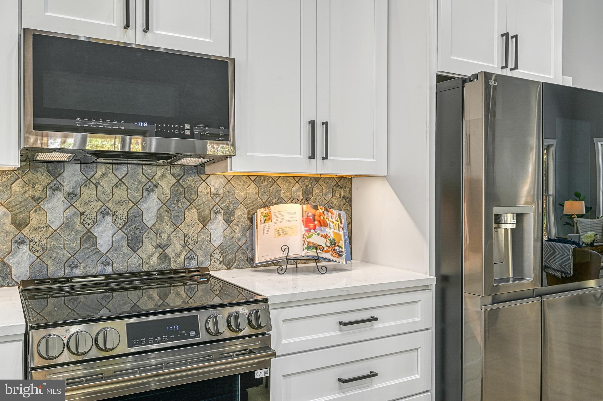 EQUESTRIAN LANDING - Residential