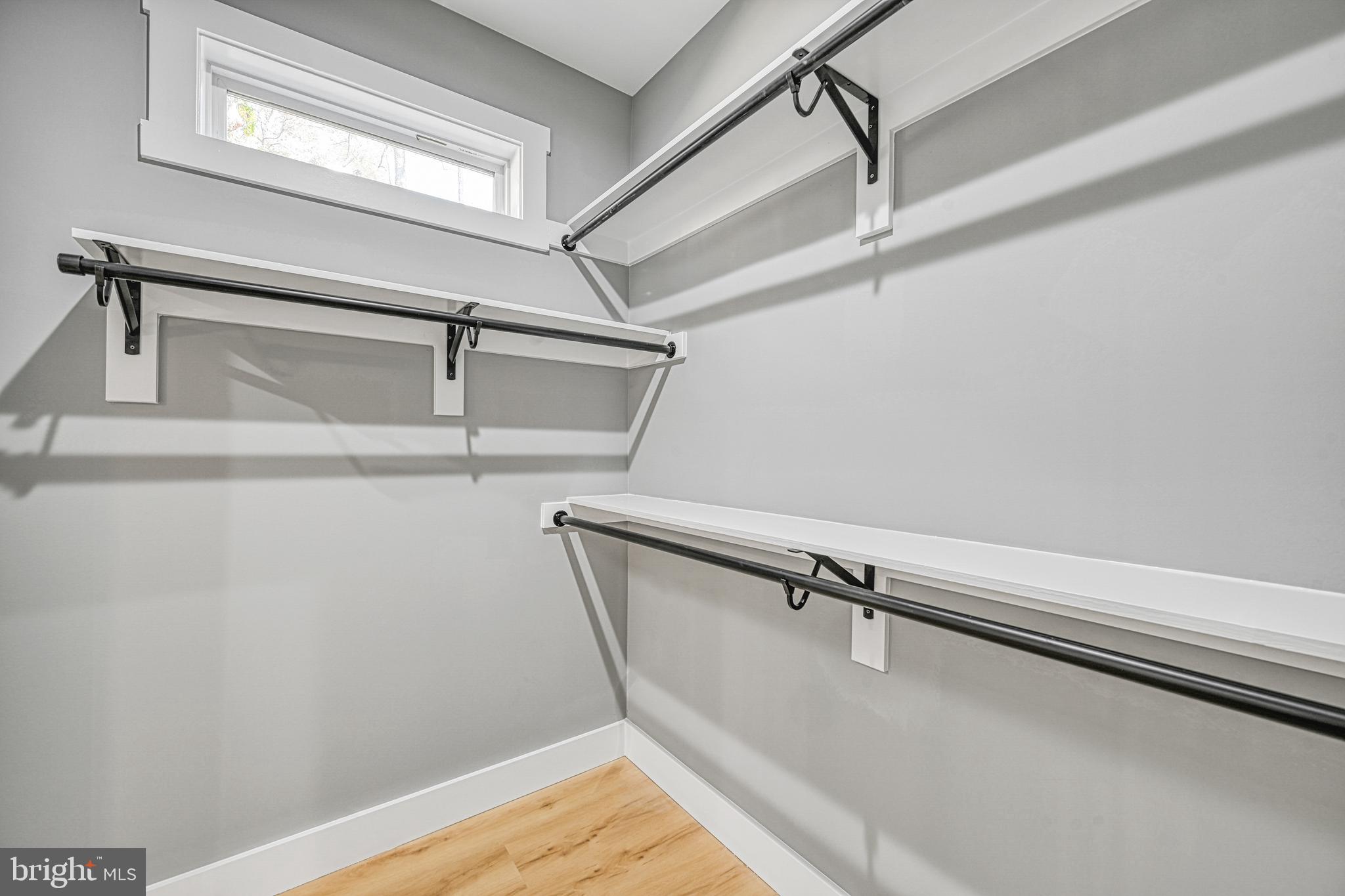 EQUESTRIAN LANDING - Residential