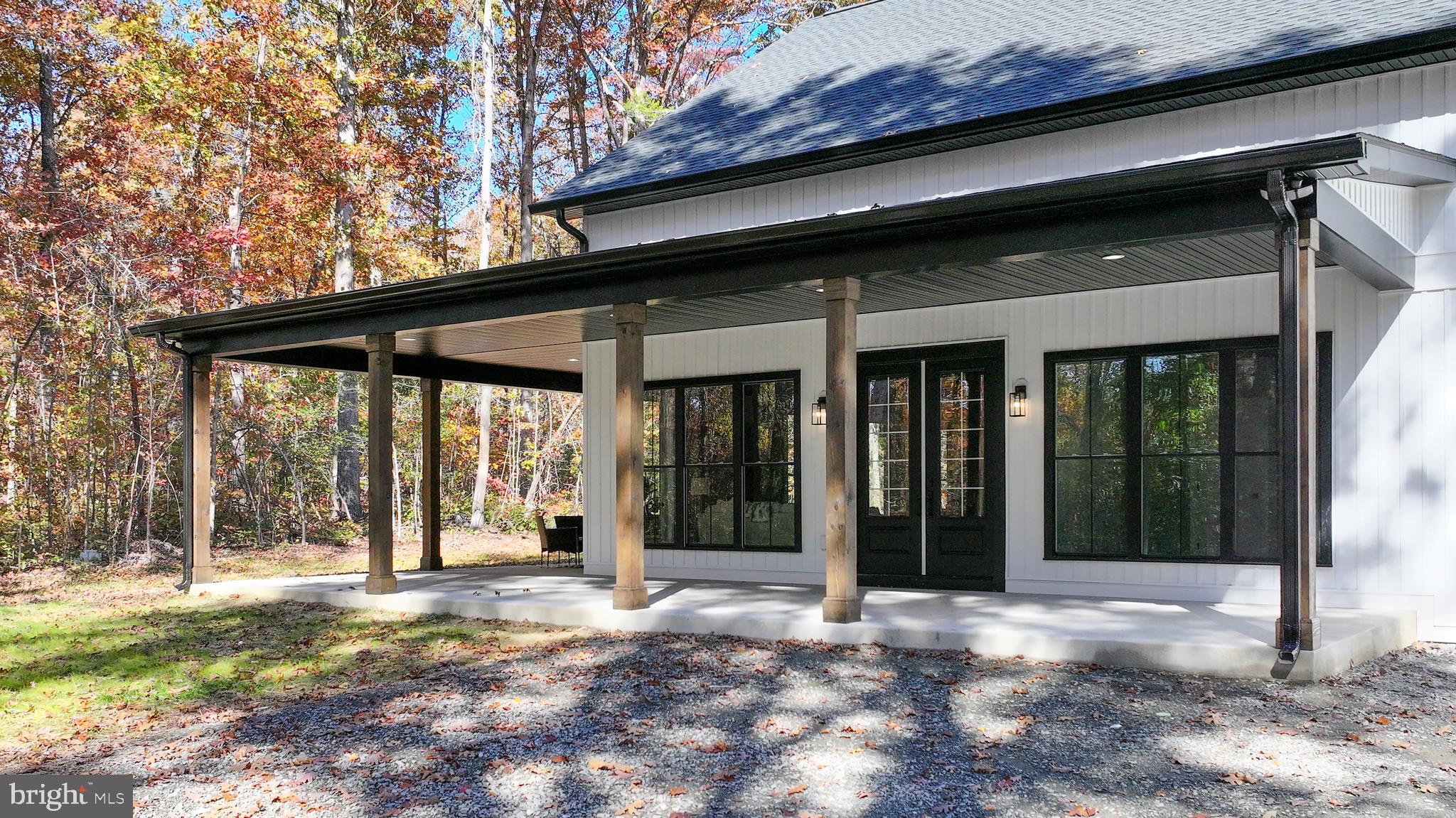 EQUESTRIAN LANDING - Residential