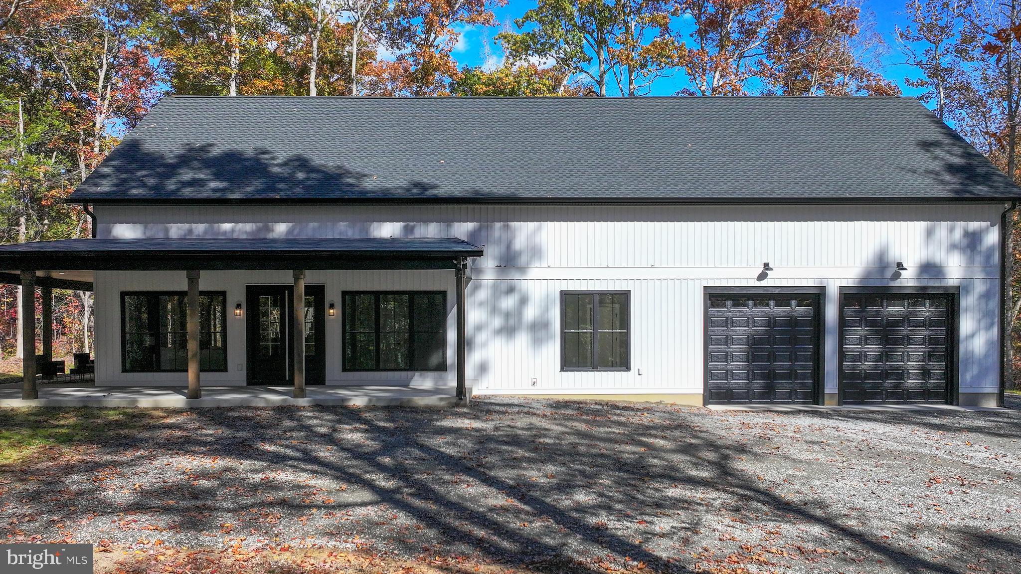 EQUESTRIAN LANDING - Residential