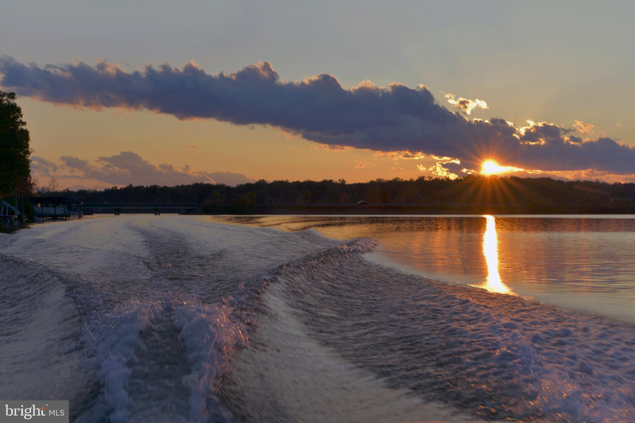 EQUESTRIAN LANDING - Residential