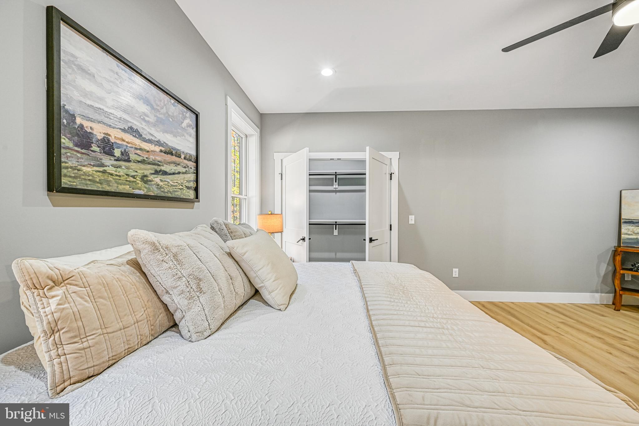 EQUESTRIAN LANDING - Residential