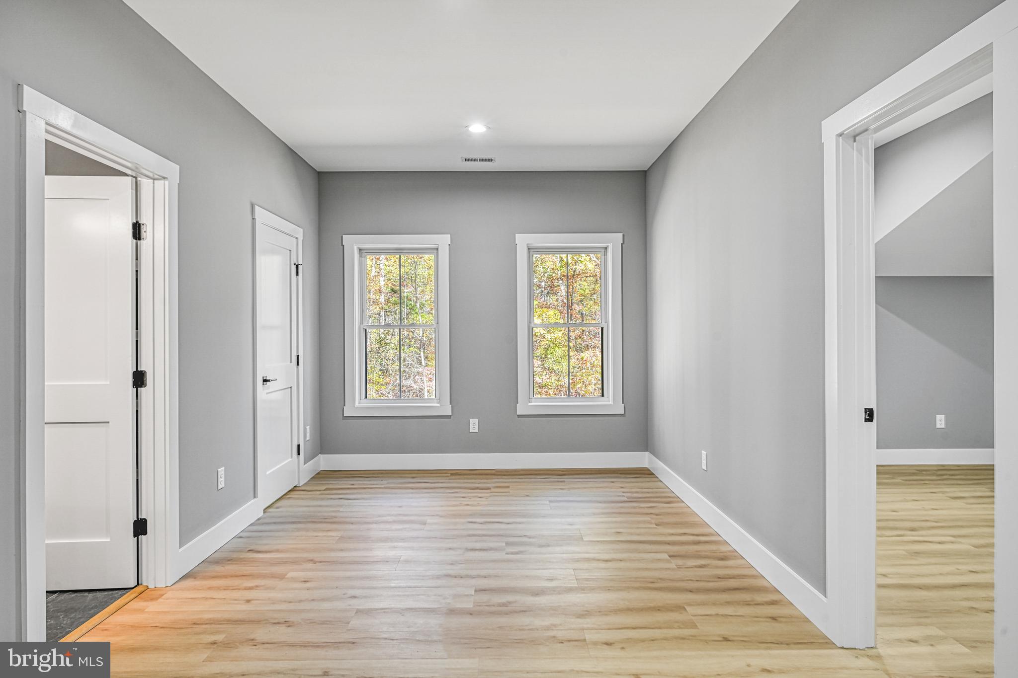 EQUESTRIAN LANDING - Residential