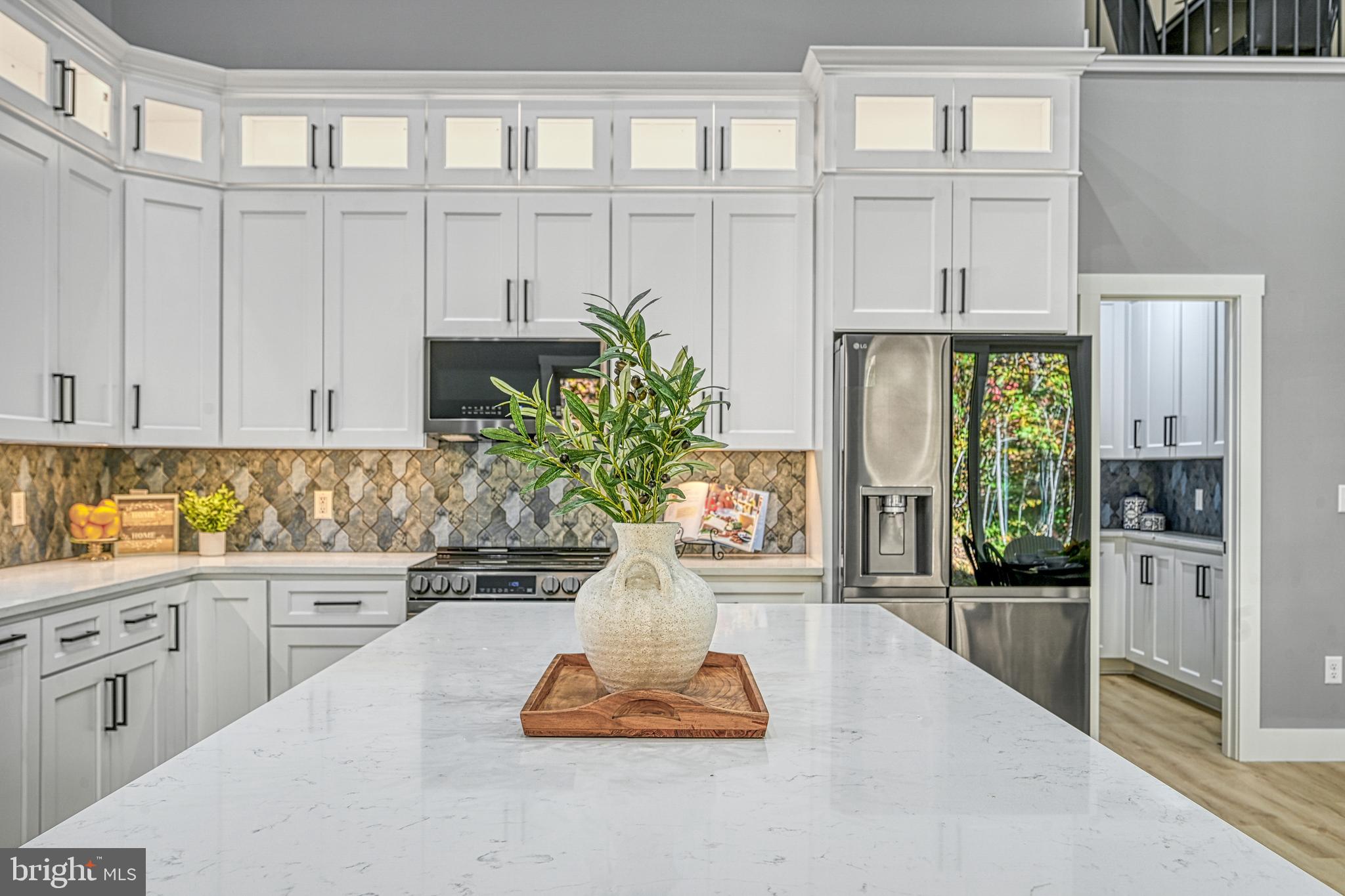 EQUESTRIAN LANDING - Residential